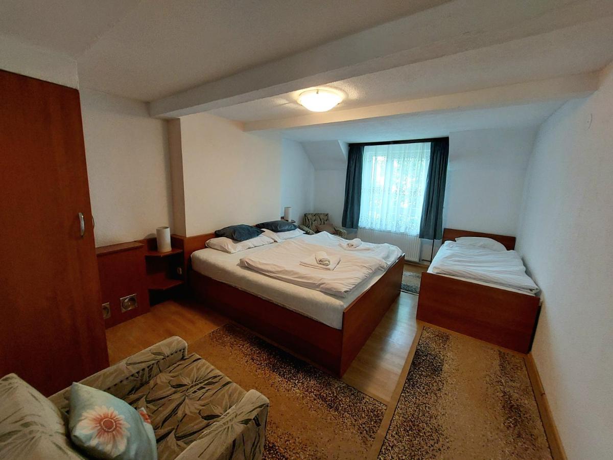 Apartments & Rooms Velebit Lovinac  Eksteriør billede
