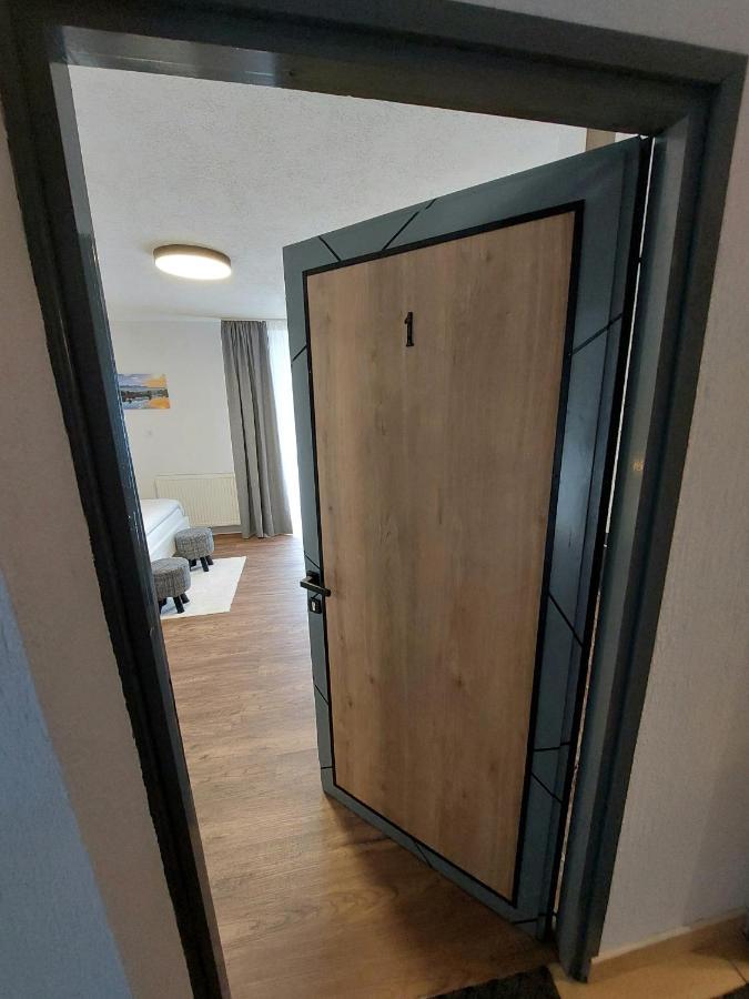 Apartments & Rooms Velebit Lovinac  Eksteriør billede